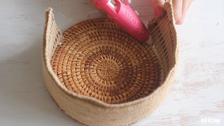 Reshape A Straw Purse