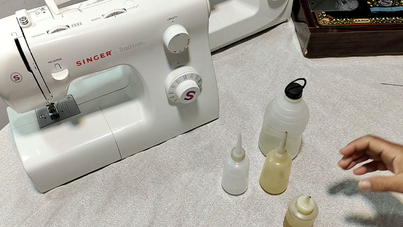 can i use mineral oil on sewing machine