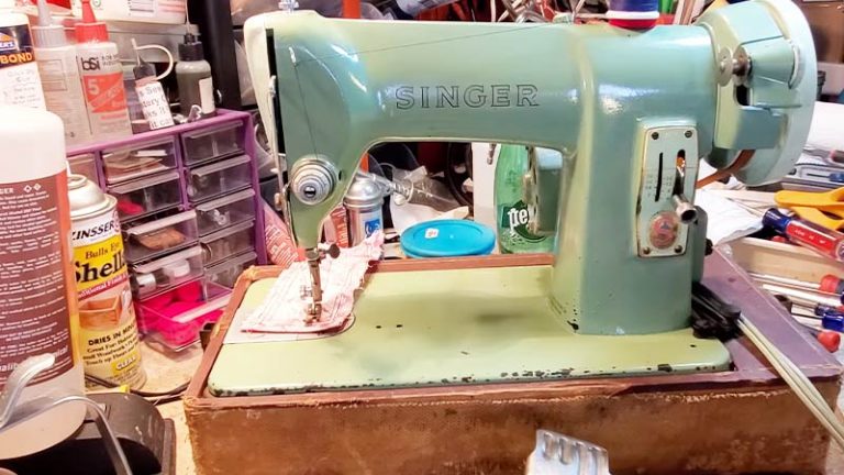 Singer Sewing Machine 185j