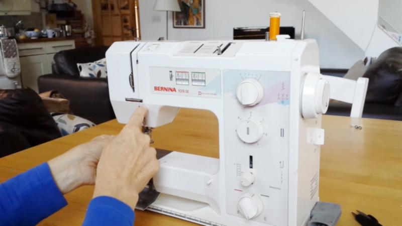 Automatic Needle Threader