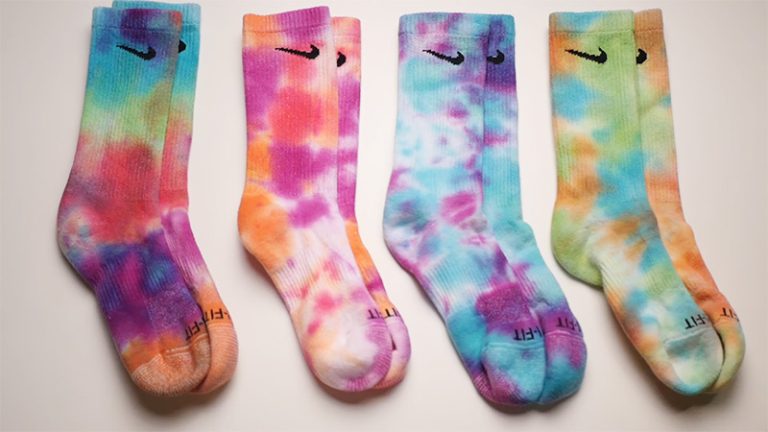 How to Tie Dye Socks