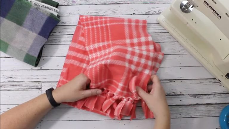 How to Make a Fleece Scarf