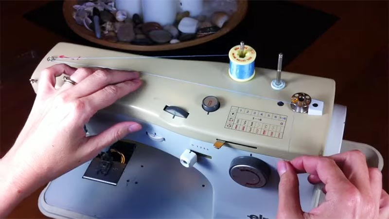 Does Elna 1400 Sewing Machine Use Metal Or Plastic Bobbins